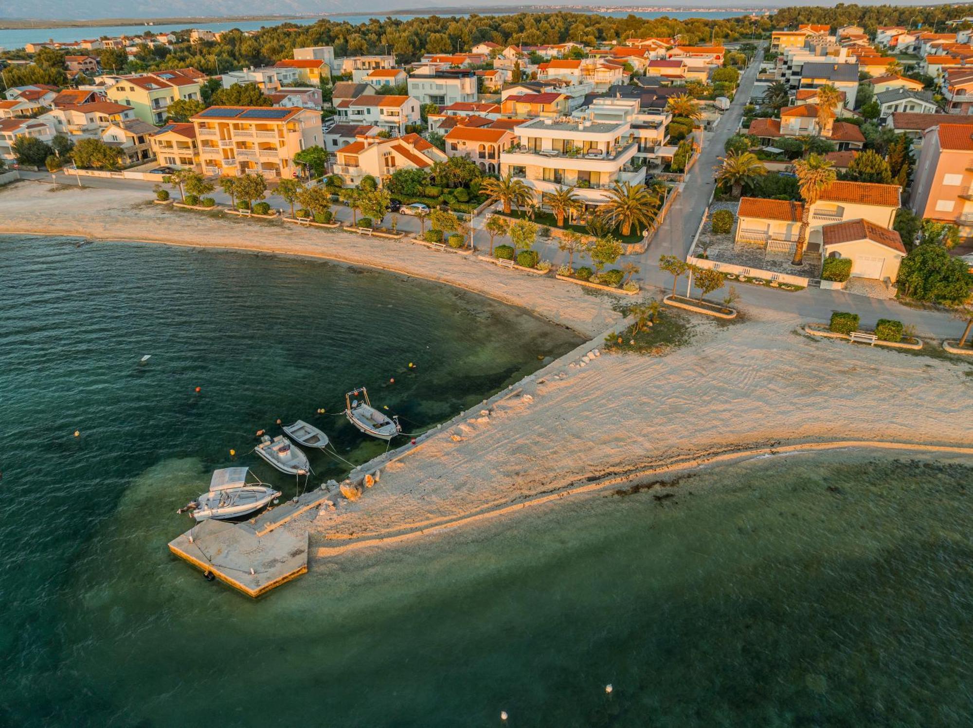 Apartments Dernaj Vir Εξωτερικό φωτογραφία